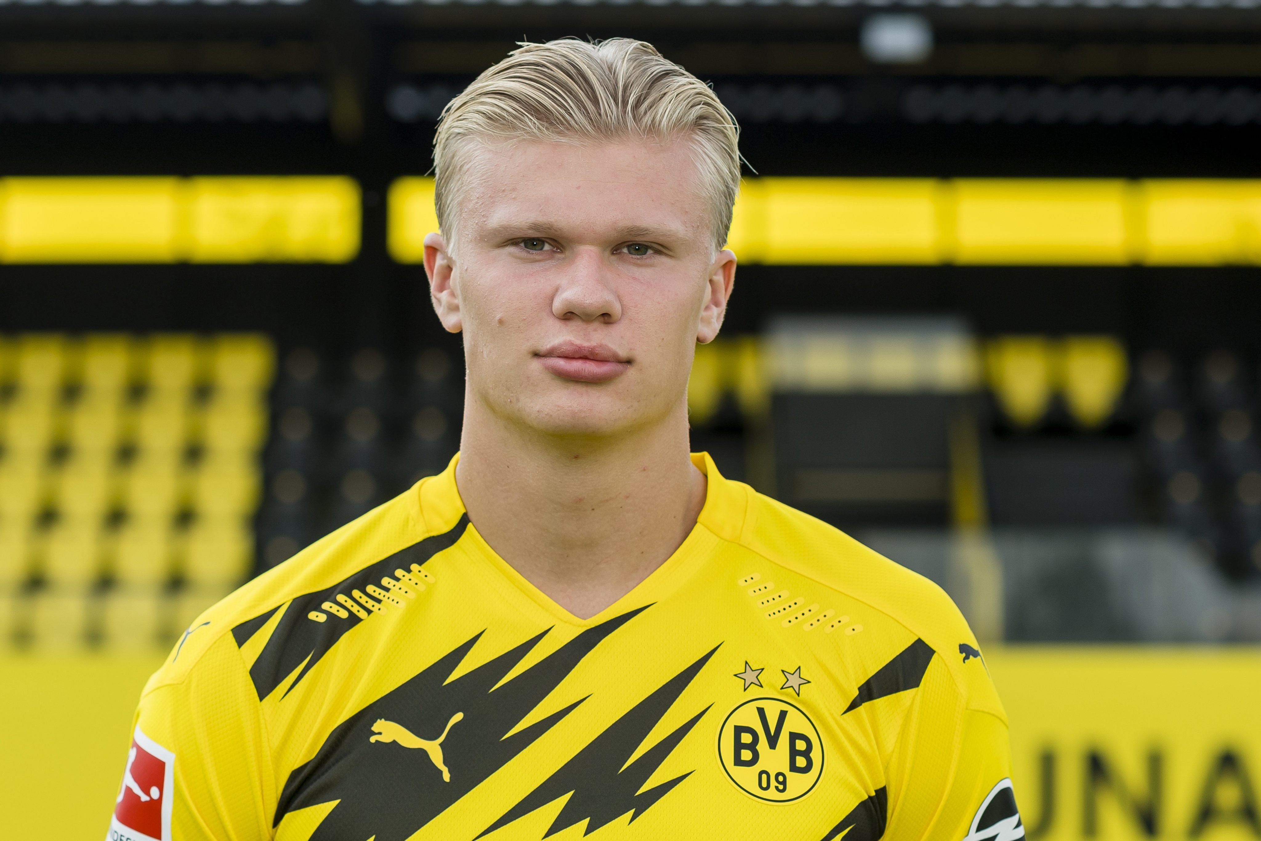 曼联、皇马均已报价莫扎基蒂斯，奥林匹亚科斯：得加钱（莫扎基蒂斯获曼联皇马竞购，奥林匹亚科斯：加价再谈）