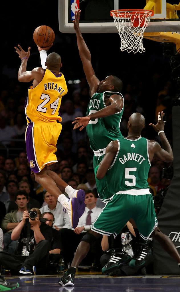 菲利克斯称本菲卡对自己不真诚，鲁伊-科斯塔：对此言论深表遗憾（菲利克斯指责本菲卡欠诚意，鲁伊-科斯塔回应：深感遗憾）