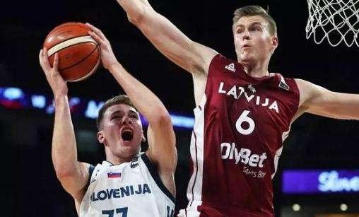 基恩曾因记者手机没有静音而发火，但录节目时他的手机也响了（基恩曾因记者未静音手机发火，录节目时自己手机也响了）