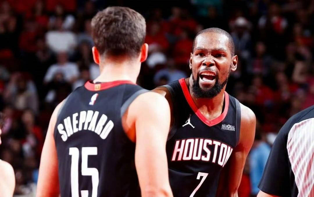 雷霆vs独行侠前瞻：浓眉提升球队竞争力，雷霆捏软柿子不易（雷霆vs独行侠前瞻：浓眉加持提升竞争力，雷霆想轻取谈何容易）