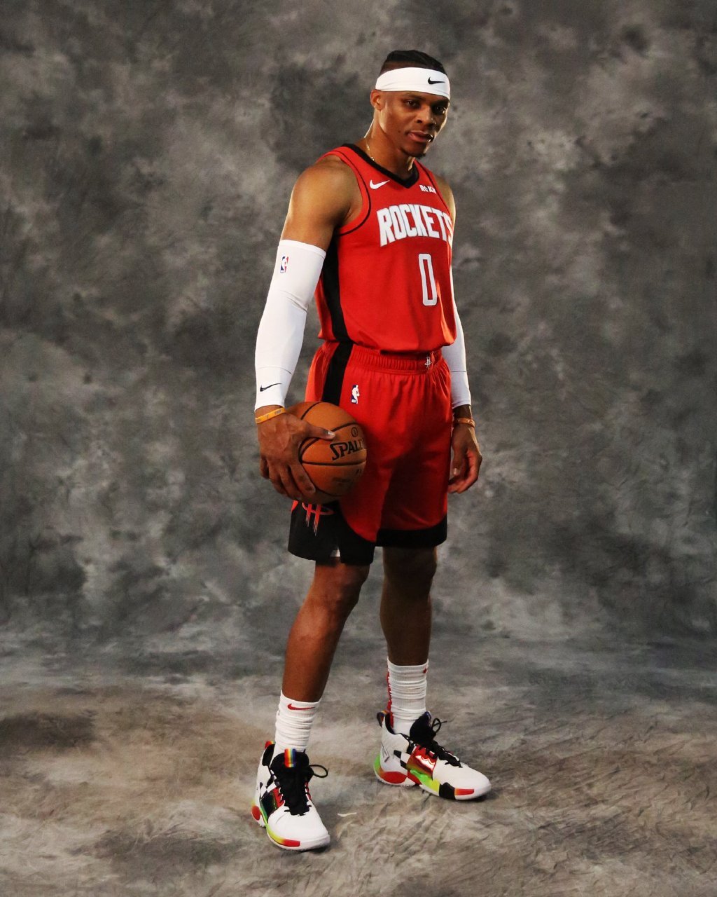 篮球CBA球队更换外援，期待改善进攻（CBA球队调整外援 力求提升进攻）