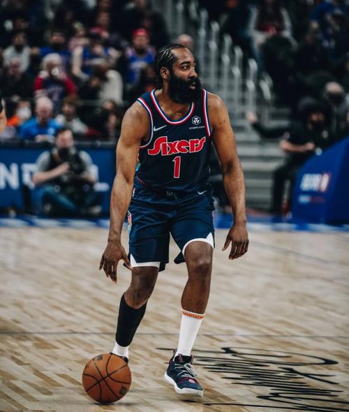 马卡：阿森纳、巴萨和热刺依然在密切关注樱桃前锋克鲁皮（马卡：阿森纳、巴萨、热刺仍在密切跟进伯恩茅斯前锋克鲁皮）